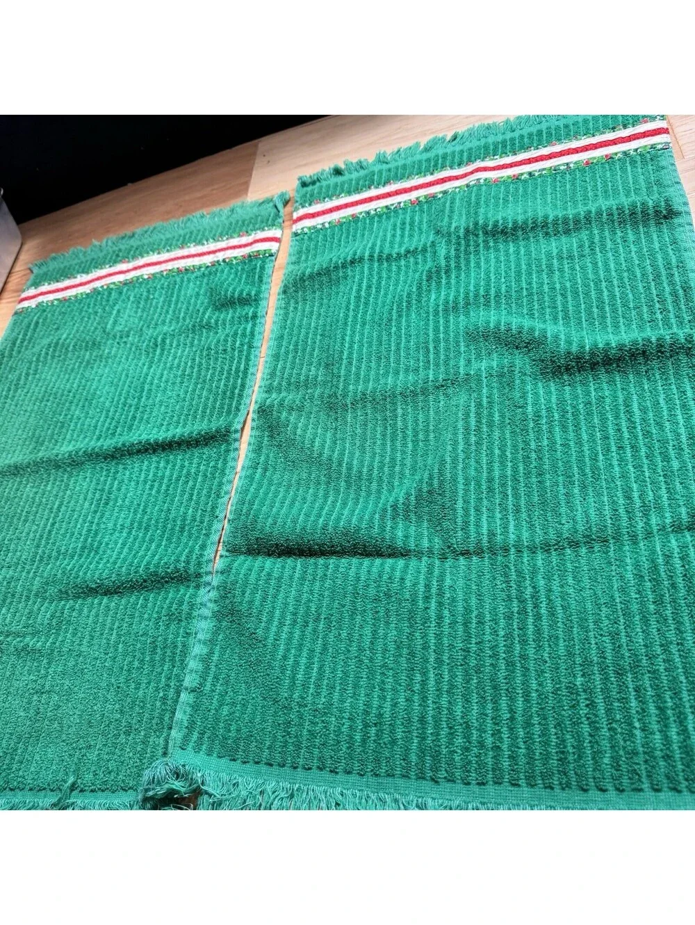 Vintage Cannon Green Christmas Towels Pair Holly Ribbon Fringe USA Made 25x14.5”